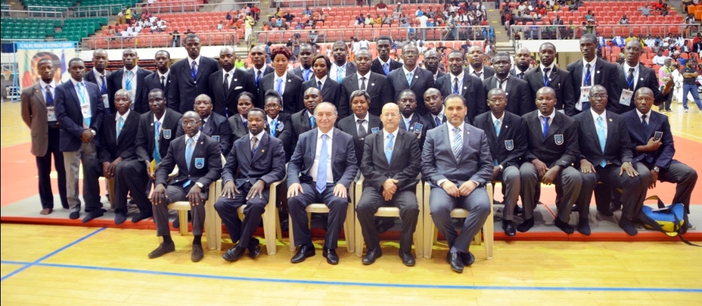 Photo de famille des officiels du TIVY 2015